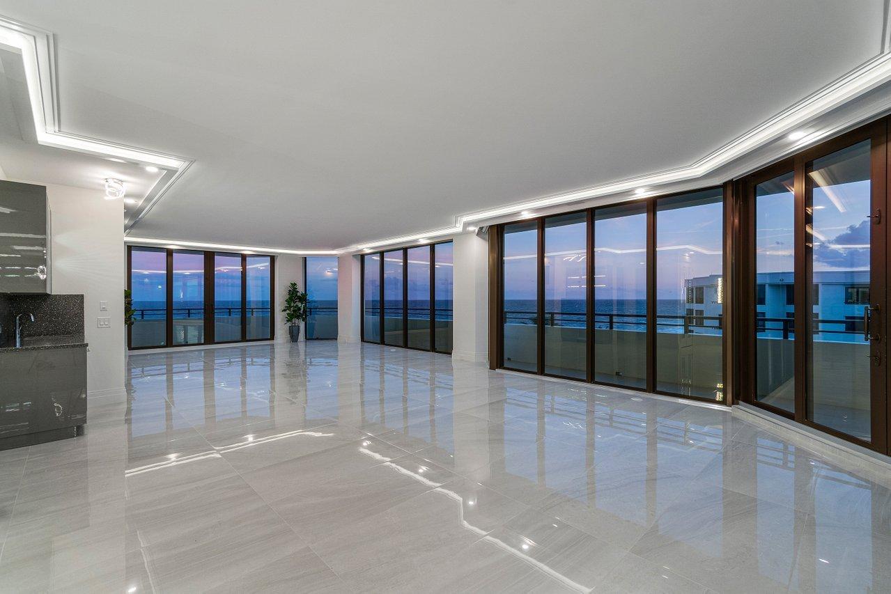 PALM BEACH HAMPTONCONDO DECL FILED 4-26-85-IN - Residential