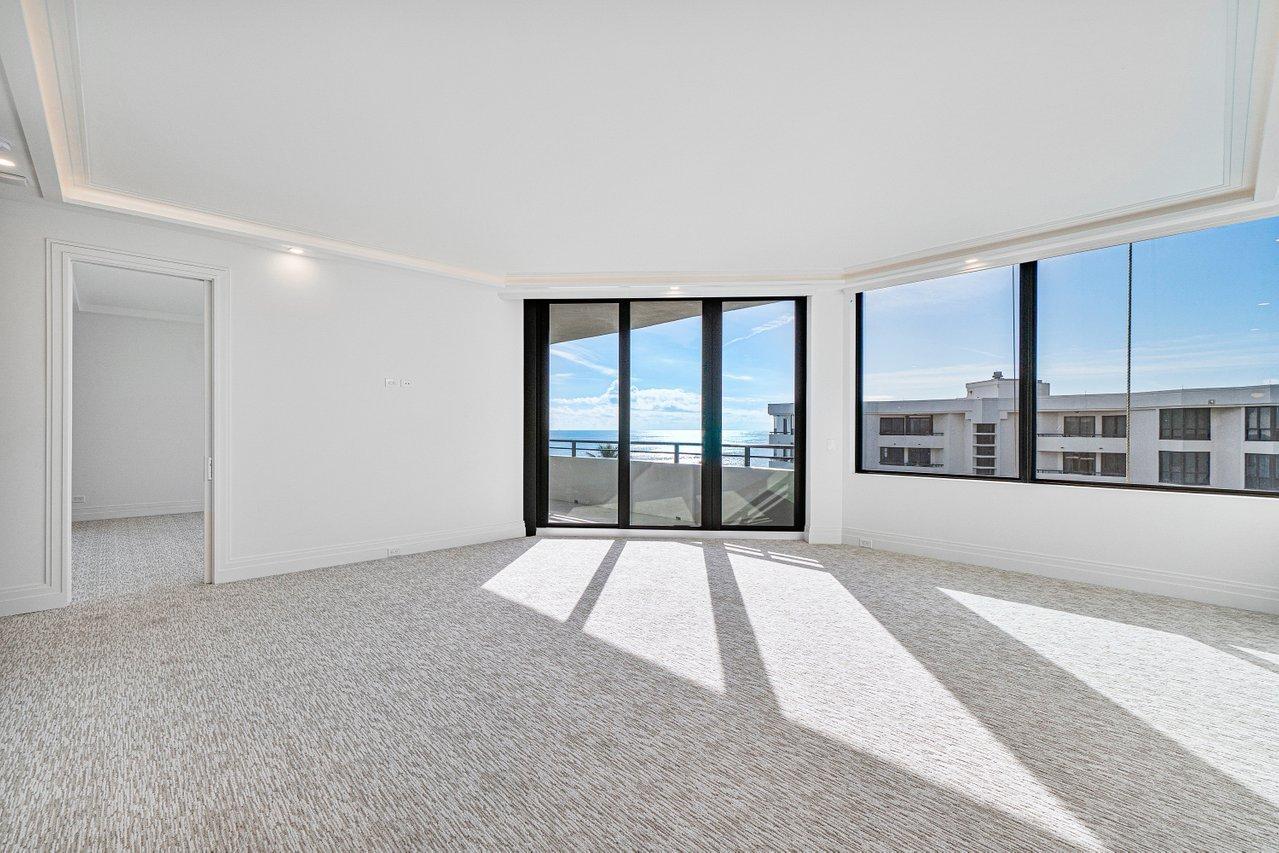 PALM BEACH HAMPTONCONDO DECL FILED 4-26-85-IN - Residential