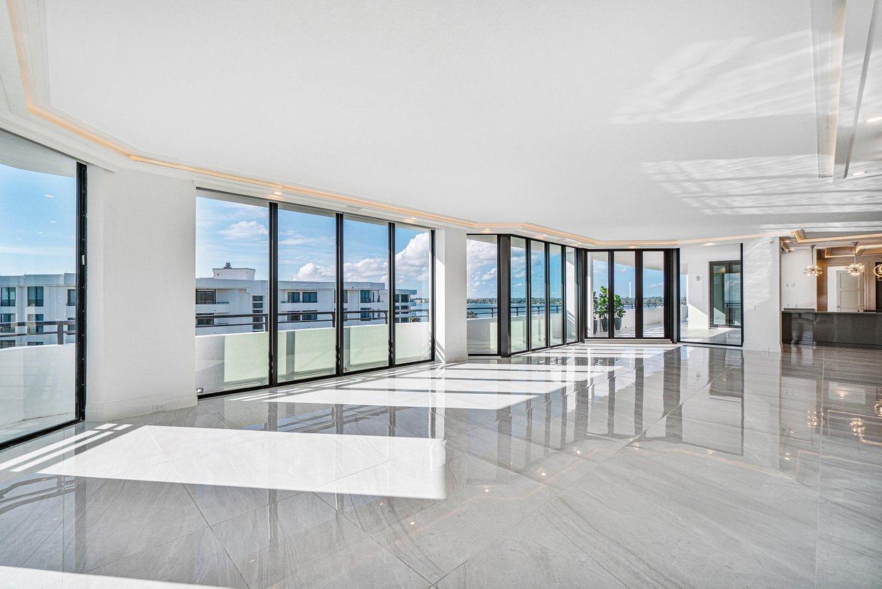 PALM BEACH HAMPTONCONDO DECL FILED 4-26-85-IN - Residential