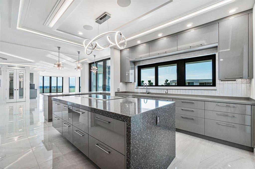 PALM BEACH HAMPTONCONDO D - Residential