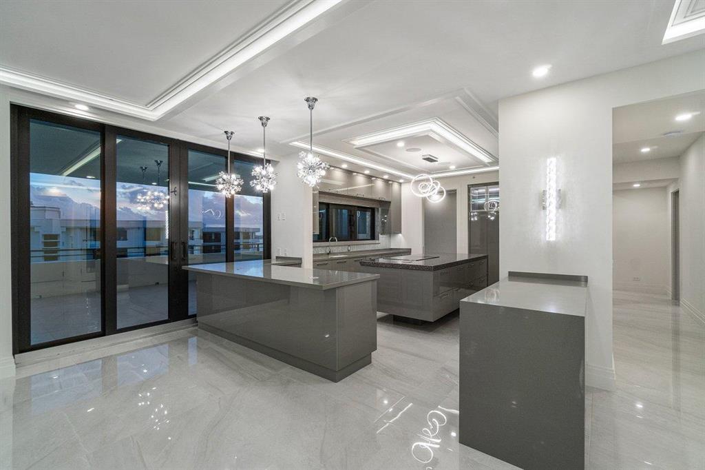 PALM BEACH HAMPTONCONDO D - Residential