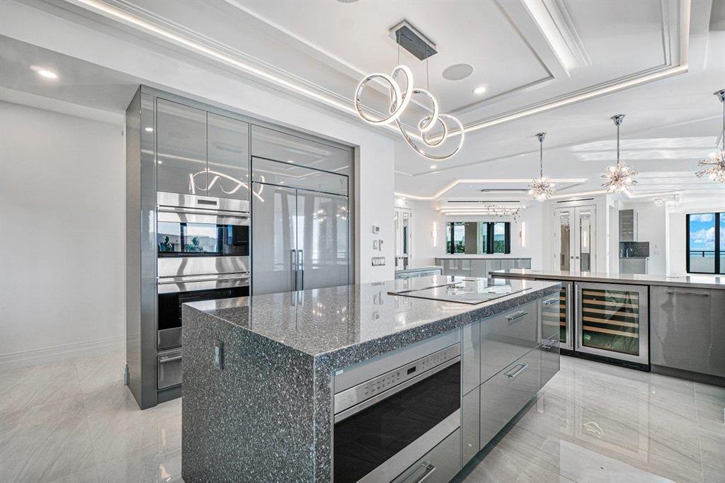 PALM BEACH HAMPTONCONDO D - Residential