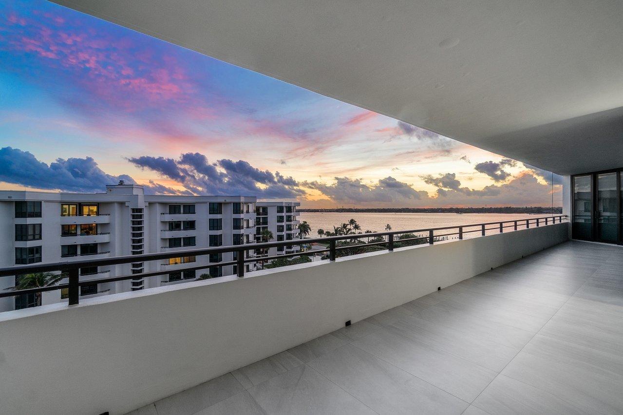 PALM BEACH HAMPTONCONDO DECL FILED 4-26-85-IN - Residential
