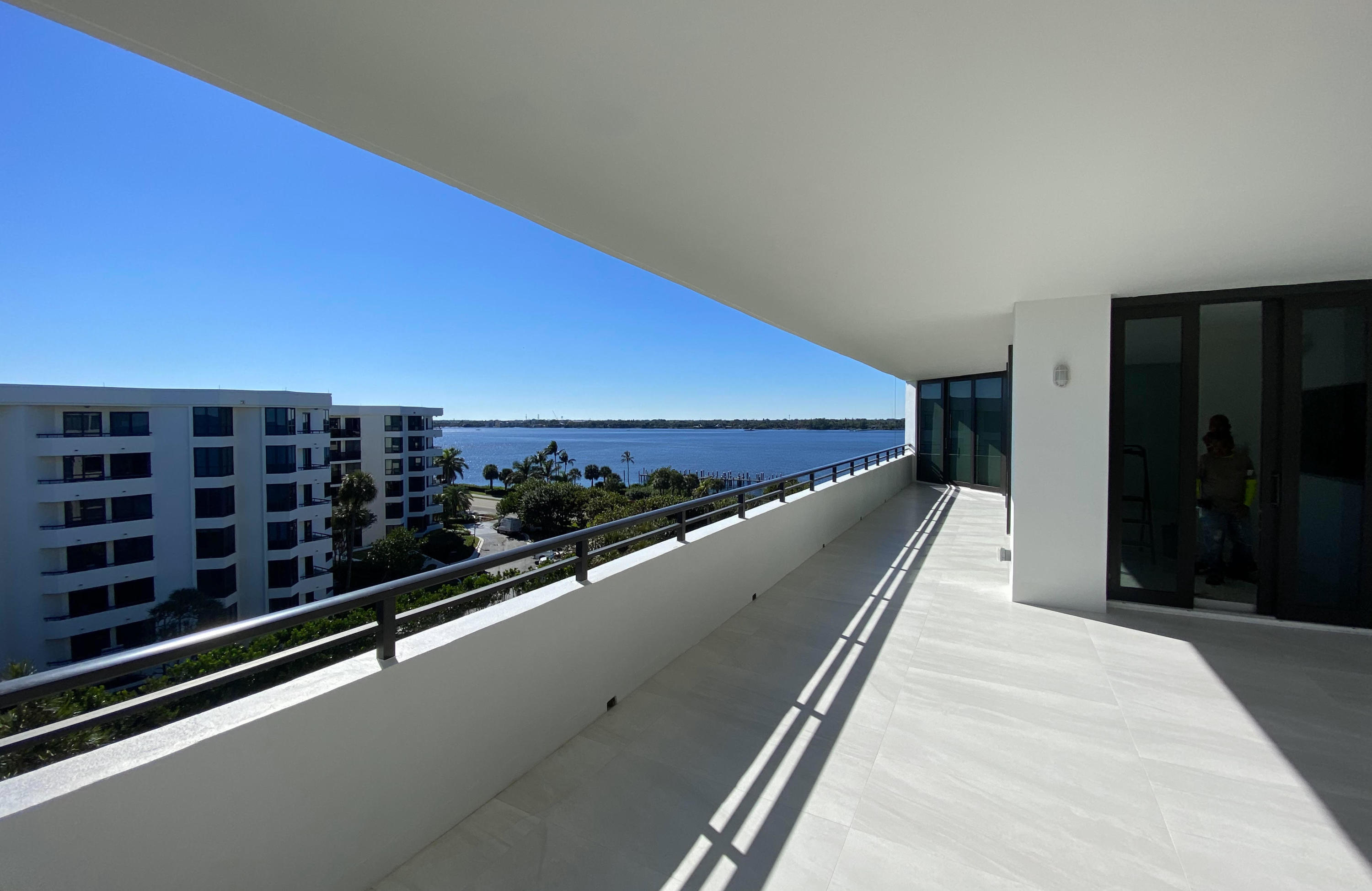 PALM BEACH HAMPTONCONDO DECL FILED 4-26-85-IN - Residential