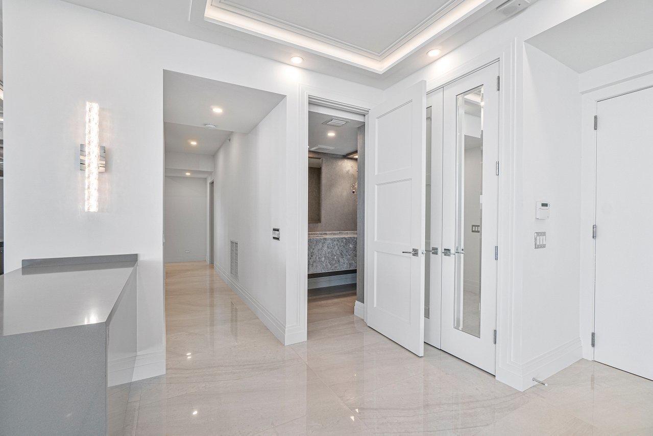 PALM BEACH HAMPTONCONDO DECL FILED 4-26-85-IN - Residential