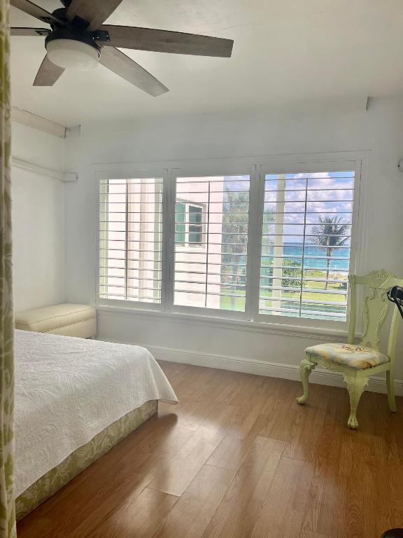 HILLSBORO MILE OCEAN APTS SEC 3 - Residential