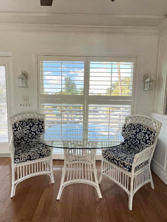 HILLSBORO MILE OCEAN APTS SEC 3 - Residential