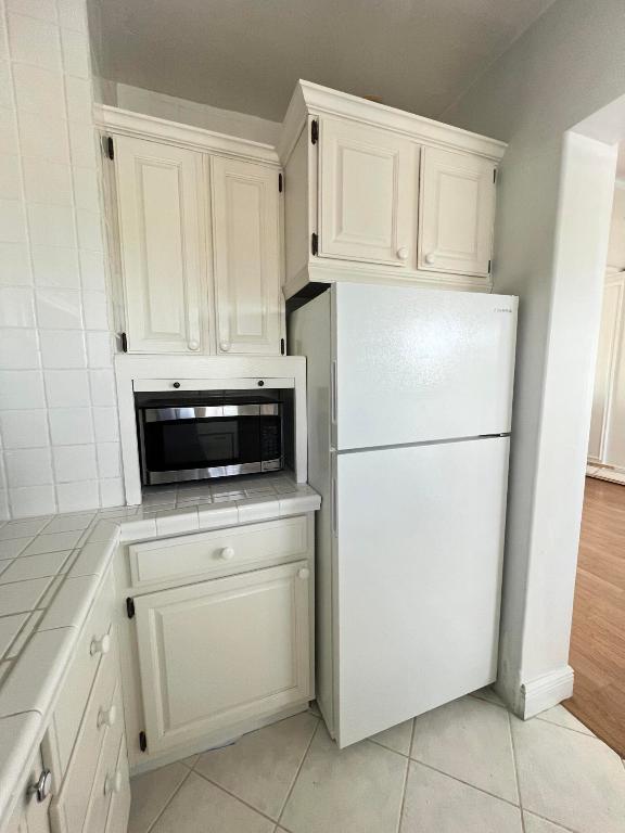 HILLSBORO MILE OCEAN APTS SEC 3 - Residential