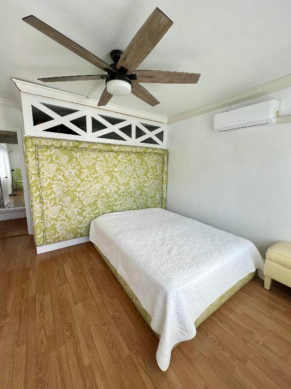 HILLSBORO MILE OCEAN APTS SEC 3 - Residential