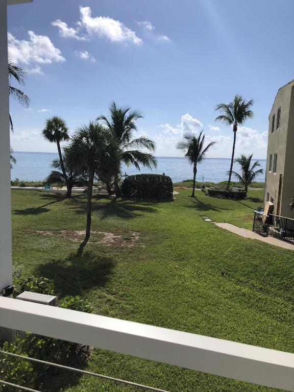 HILLSBORO MILE OCEAN APTS SEC 3 - Residential