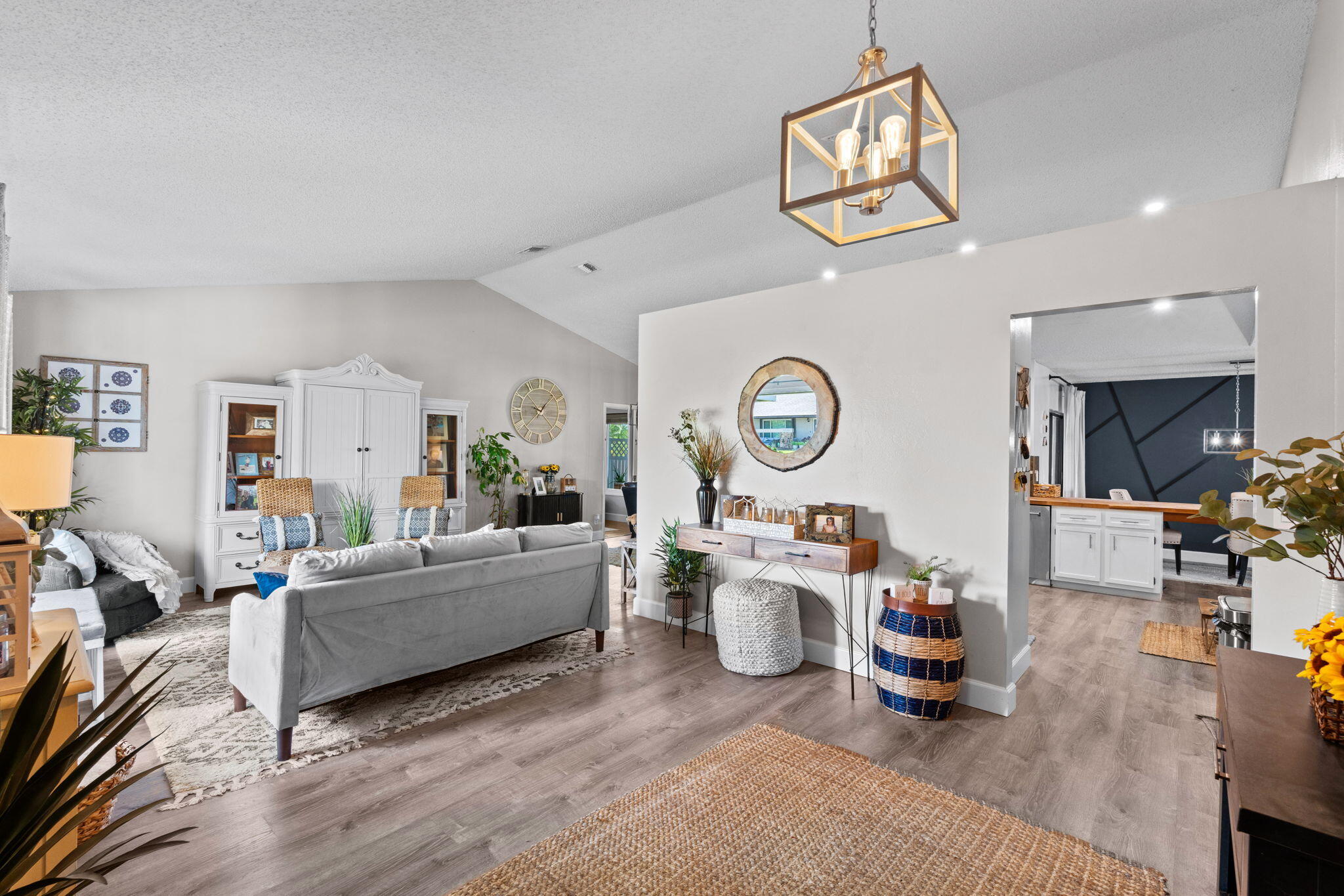 Properties 5071 Whitewood Way