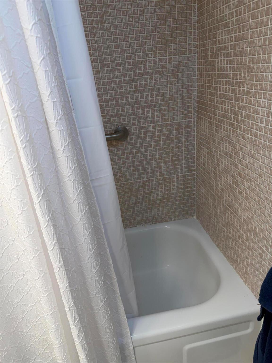 AINSLIE AT CENTURY VILLAG - Residential Lease