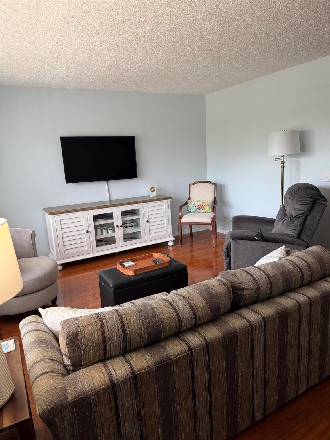 AINSLIE AT CENTURY VILLAG - Residential Lease