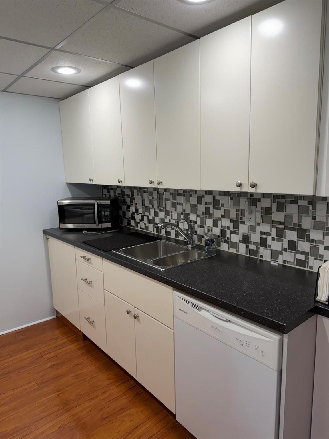 AINSLIE AT CENTURY VILLAG - Residential Lease