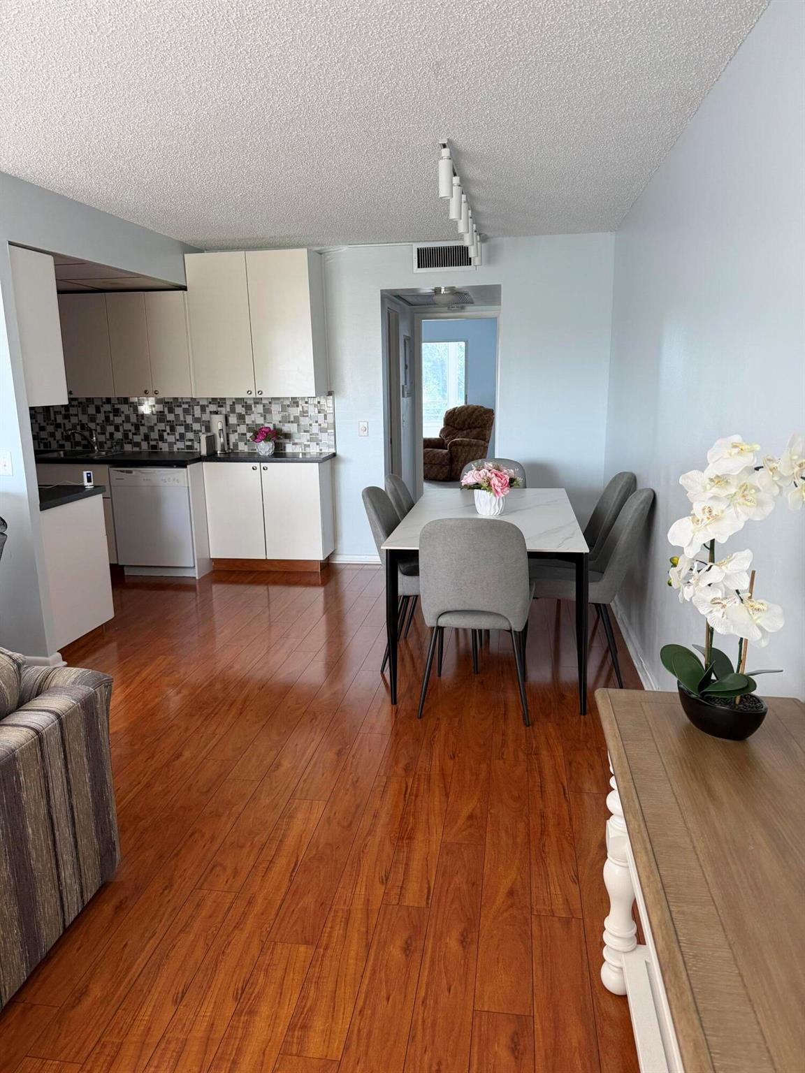 AINSLIE AT CENTURY VILLAG - Residential Lease