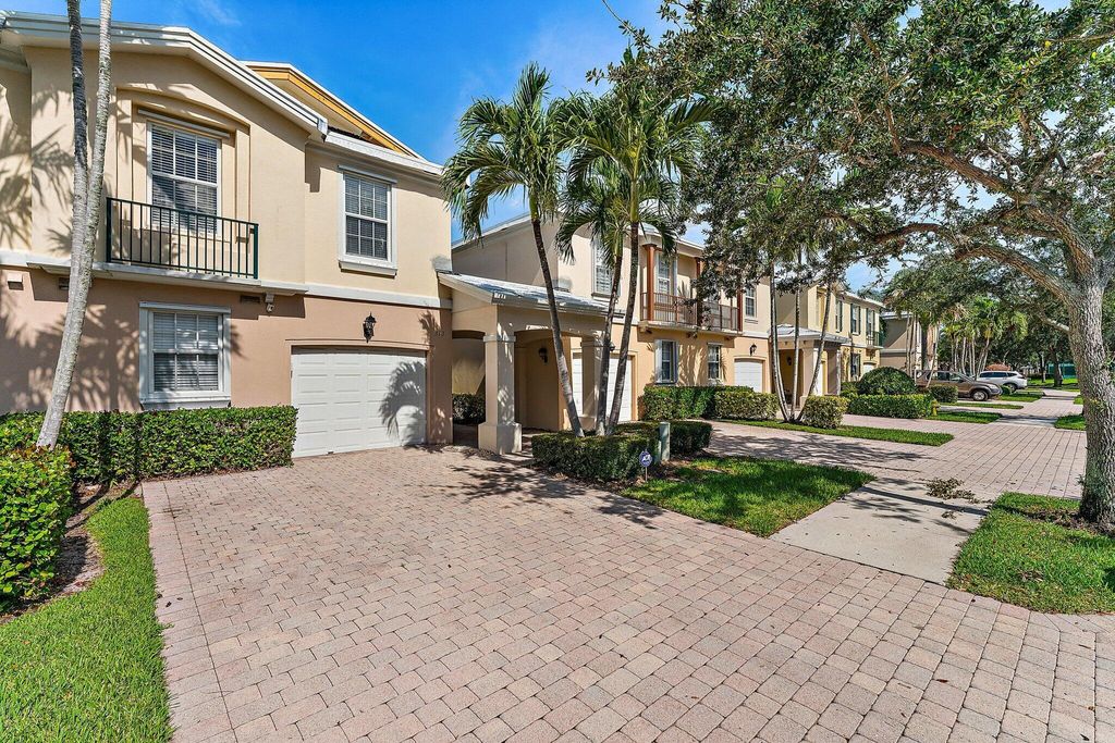 Photo of 313 Salinas Drive, Palm Beach Gardens, FL 33410 (MLS # R10905926)