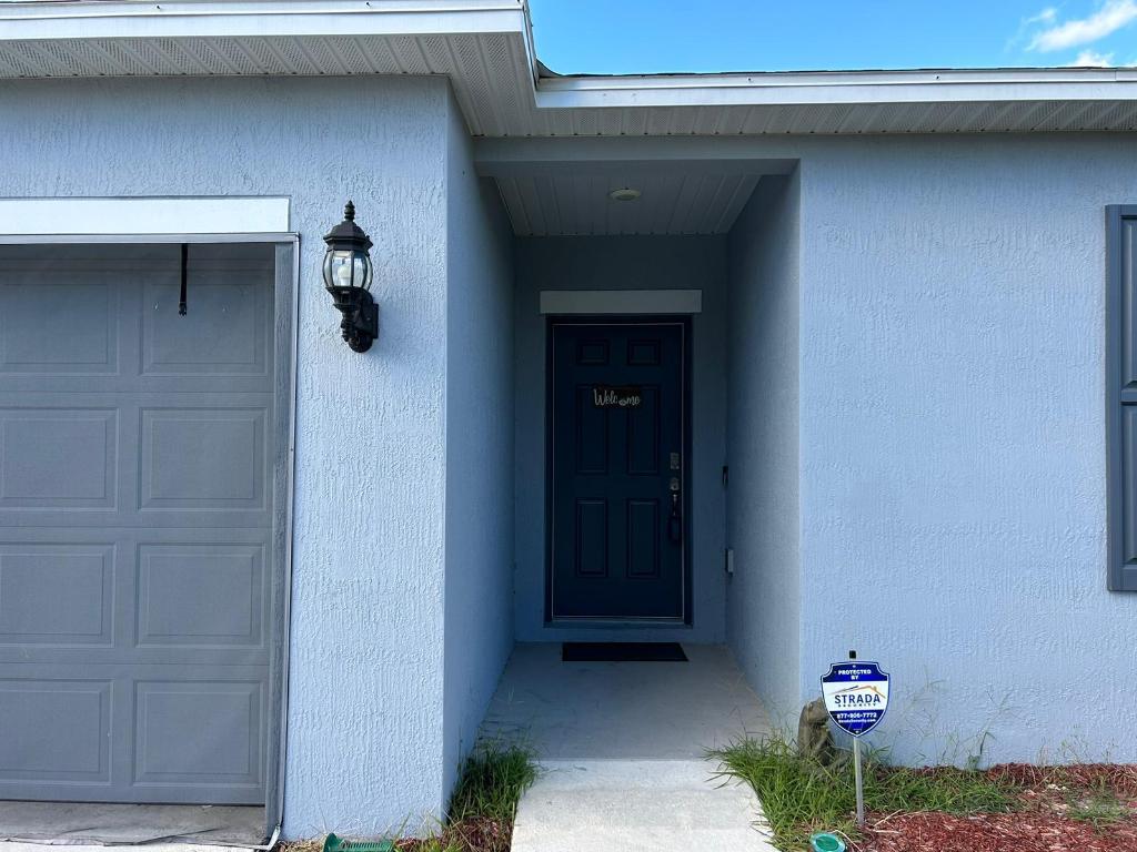 PORT ST LUCIE SECTION 7 - Residential Lease