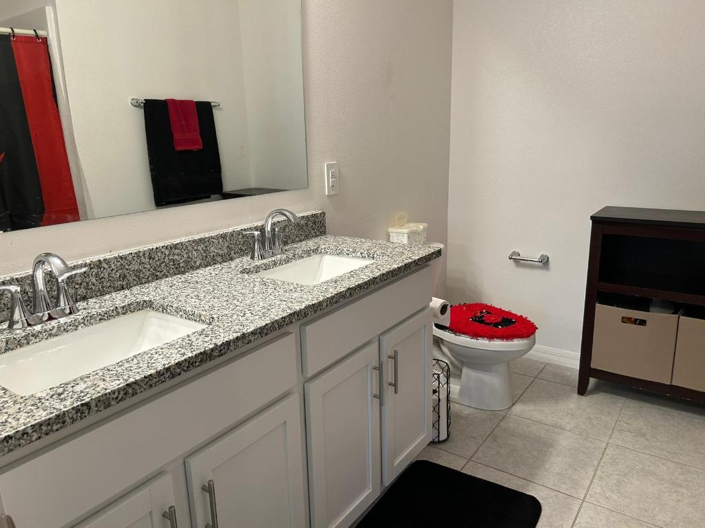 PORT ST LUCIE SECTION 7 - Residential Lease