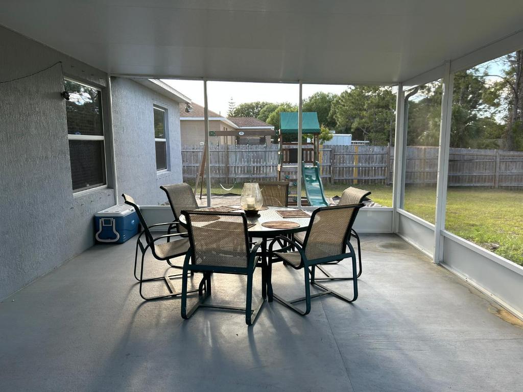 PORT ST LUCIE SECTION 7 - Residential Lease