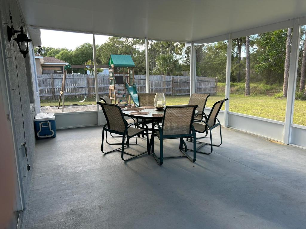 PORT ST LUCIE SECTION 7 - Residential Lease