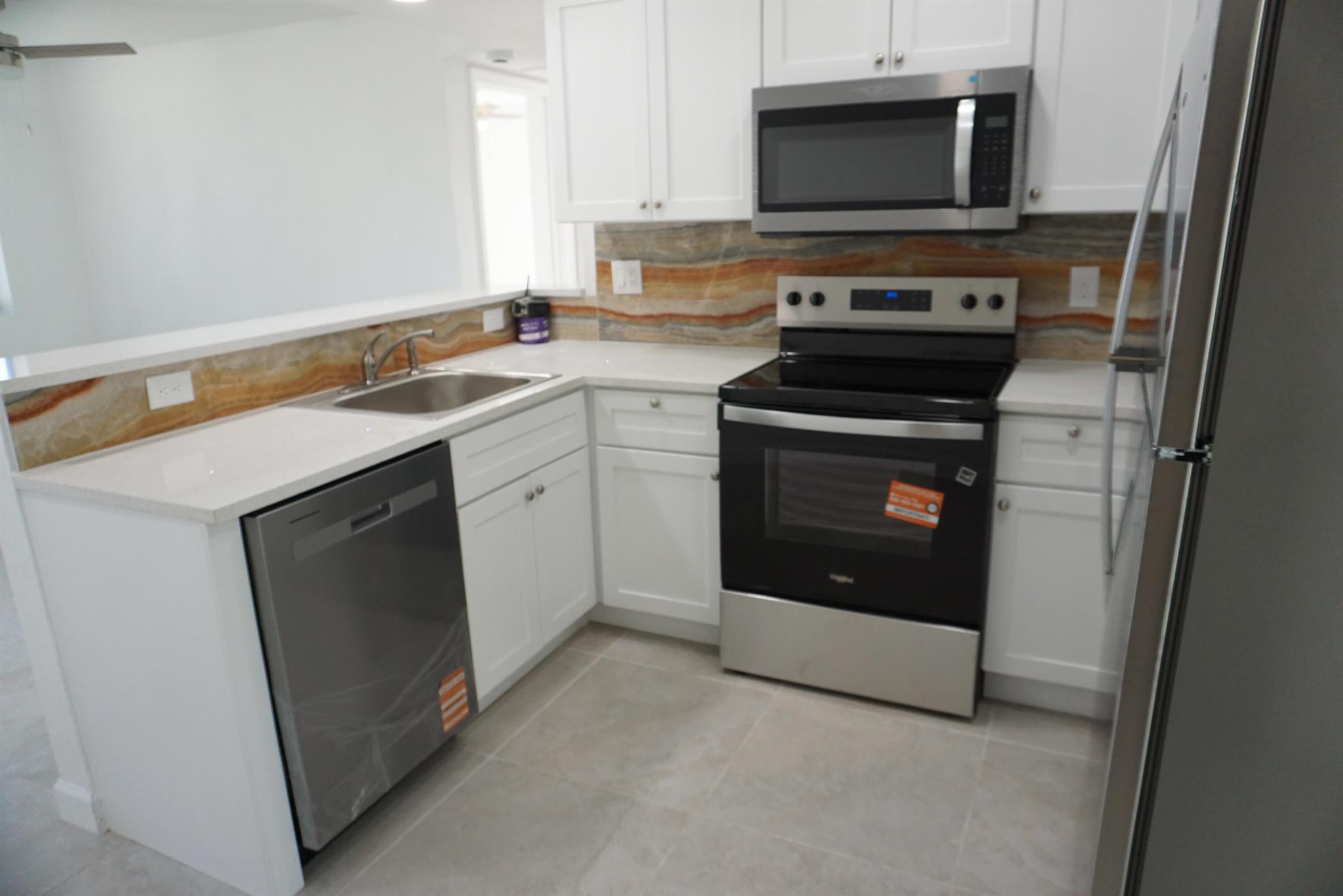 SILVER BEACH ACRES - Residential Lease