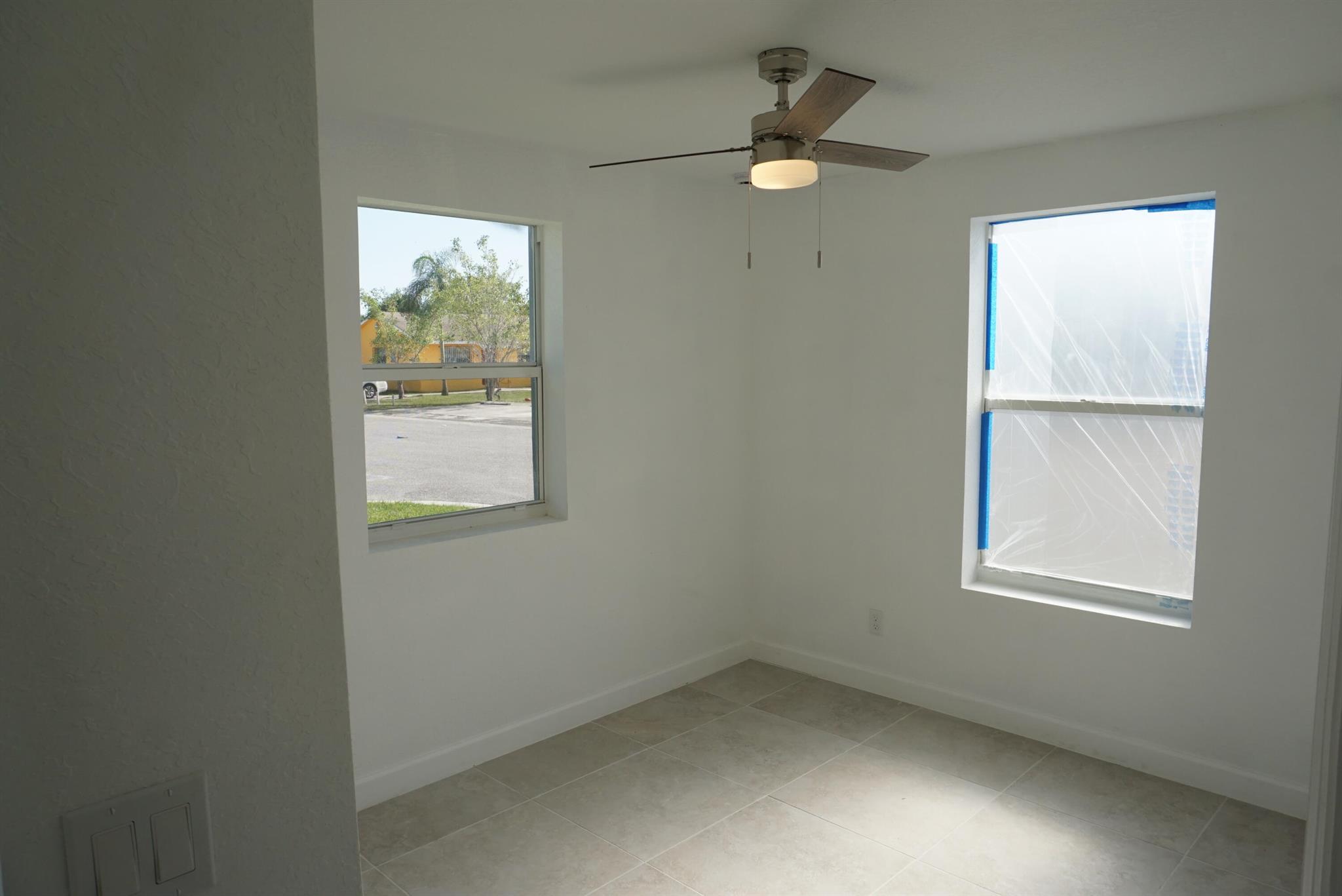 SILVER BEACH ACRES - Residential Lease