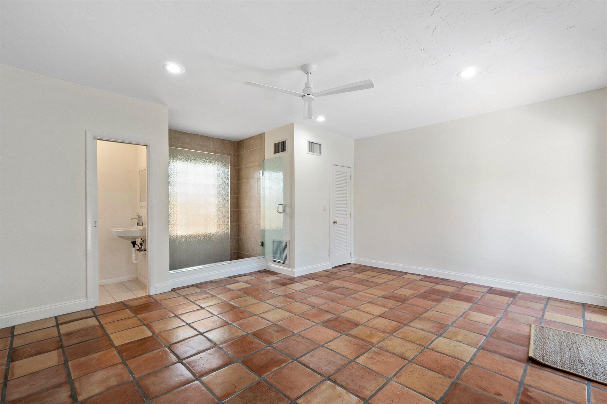 GRUBER CARLBERG - Residential Lease