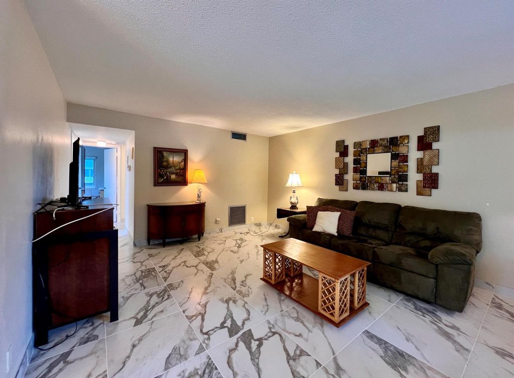 Photo of 14 Bedford A, West Palm Beach, FL 33417 (MLS # R11150215)