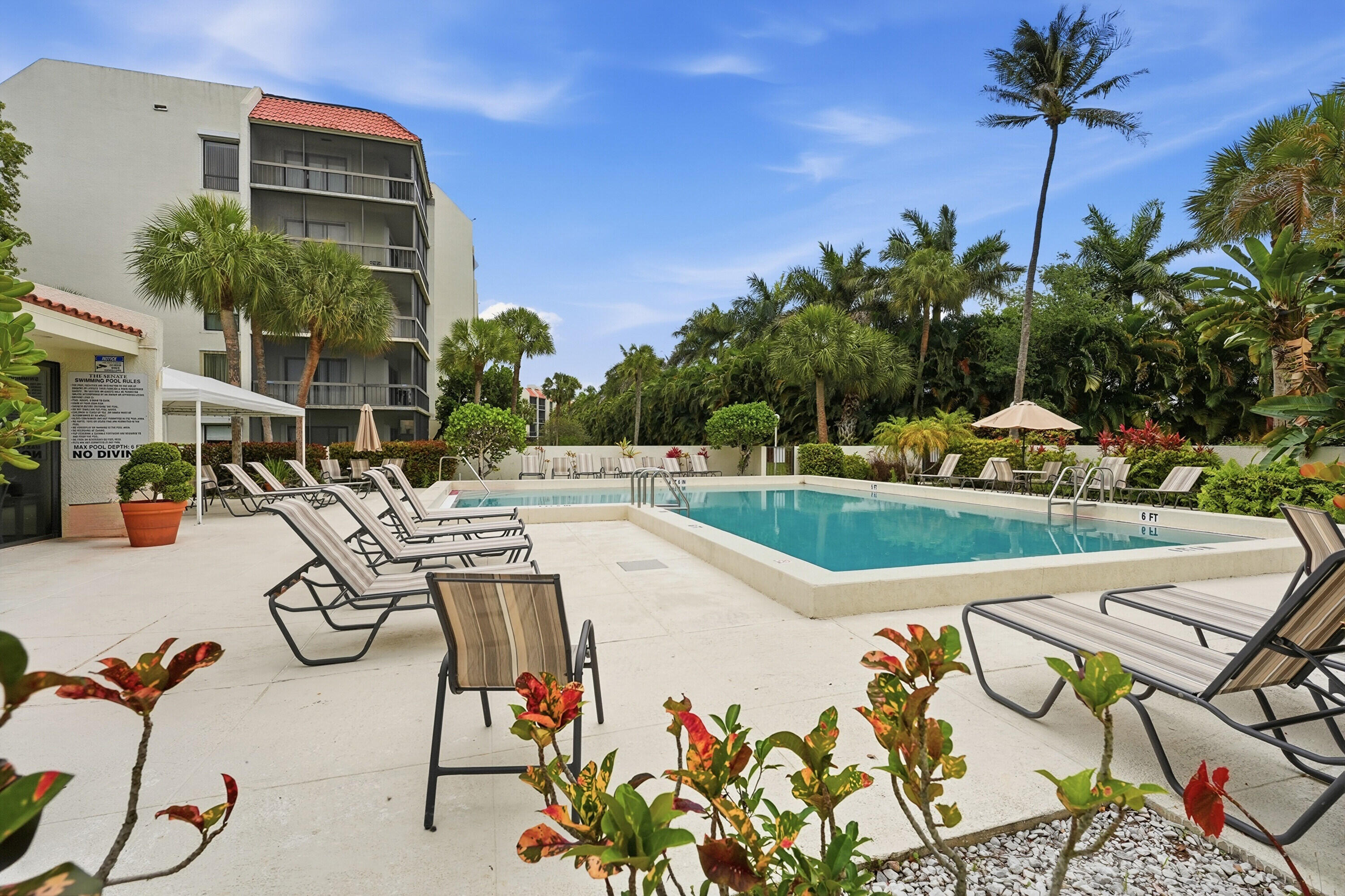 LANDS OF THE PRESIDENT CONDO 8 - Residential