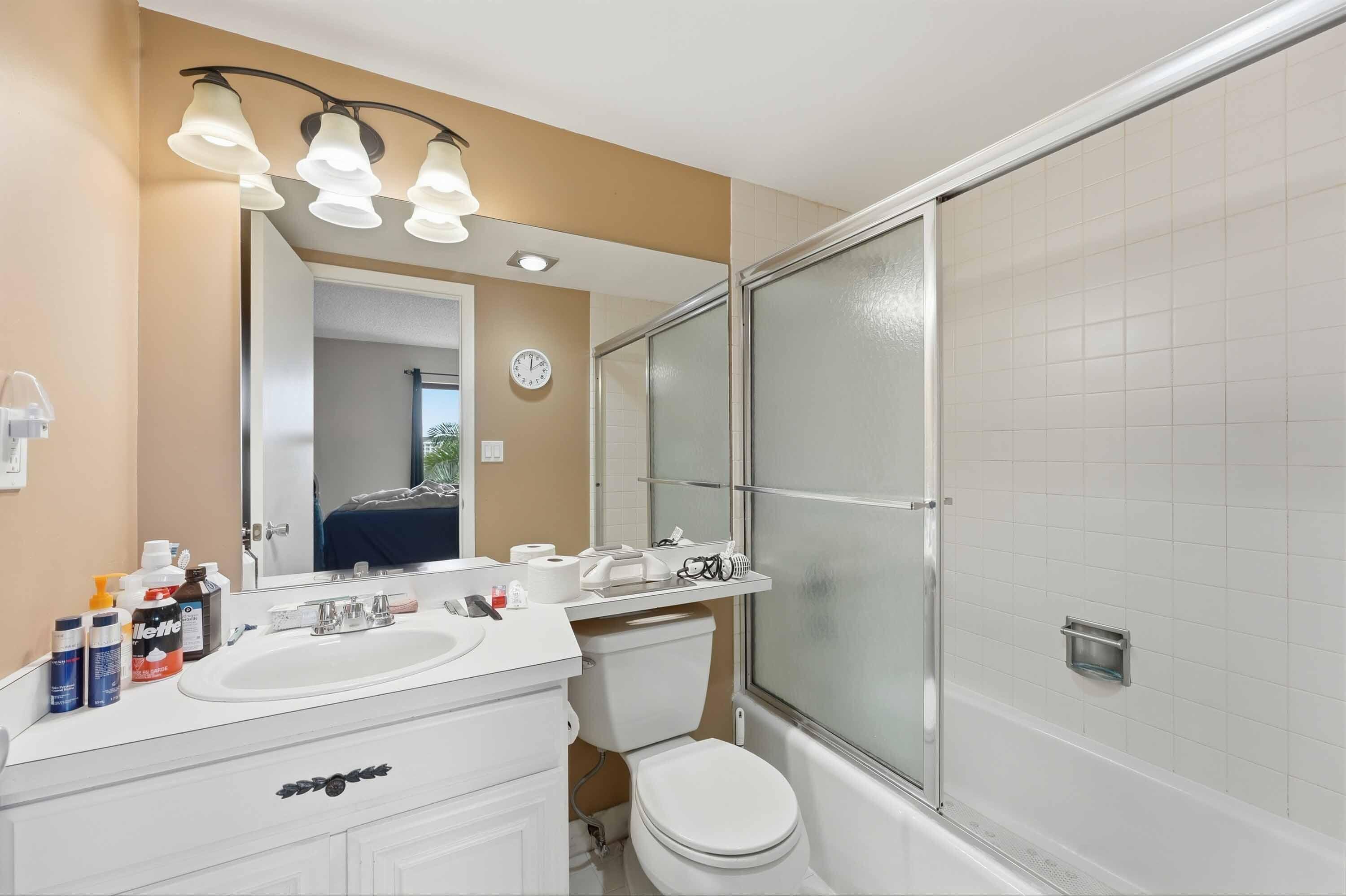 LANDS OF THE PRESIDENT CONDO 8 - Residential