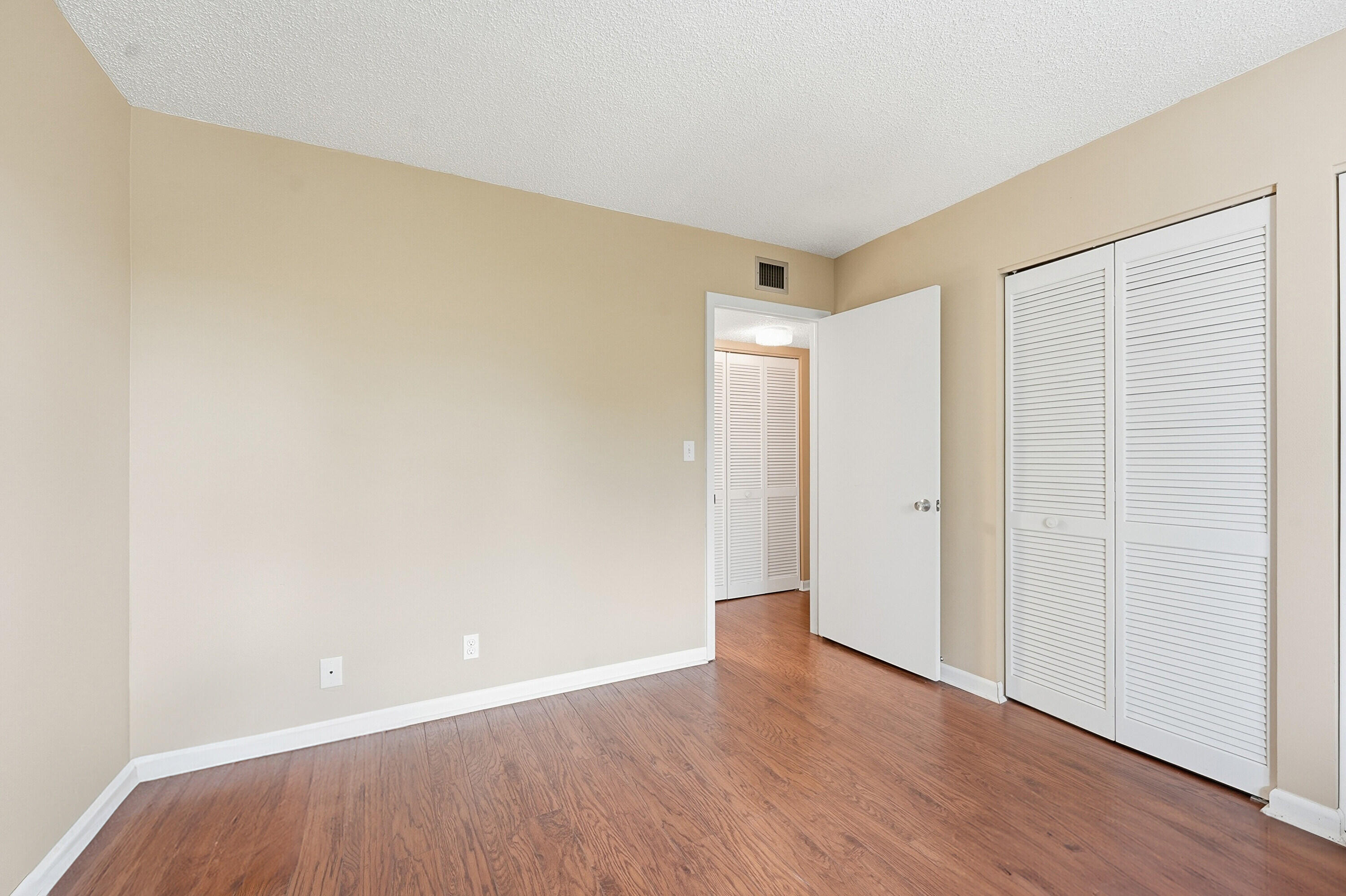 LANDS OF THE PRESIDENT CONDO 8 - Residential