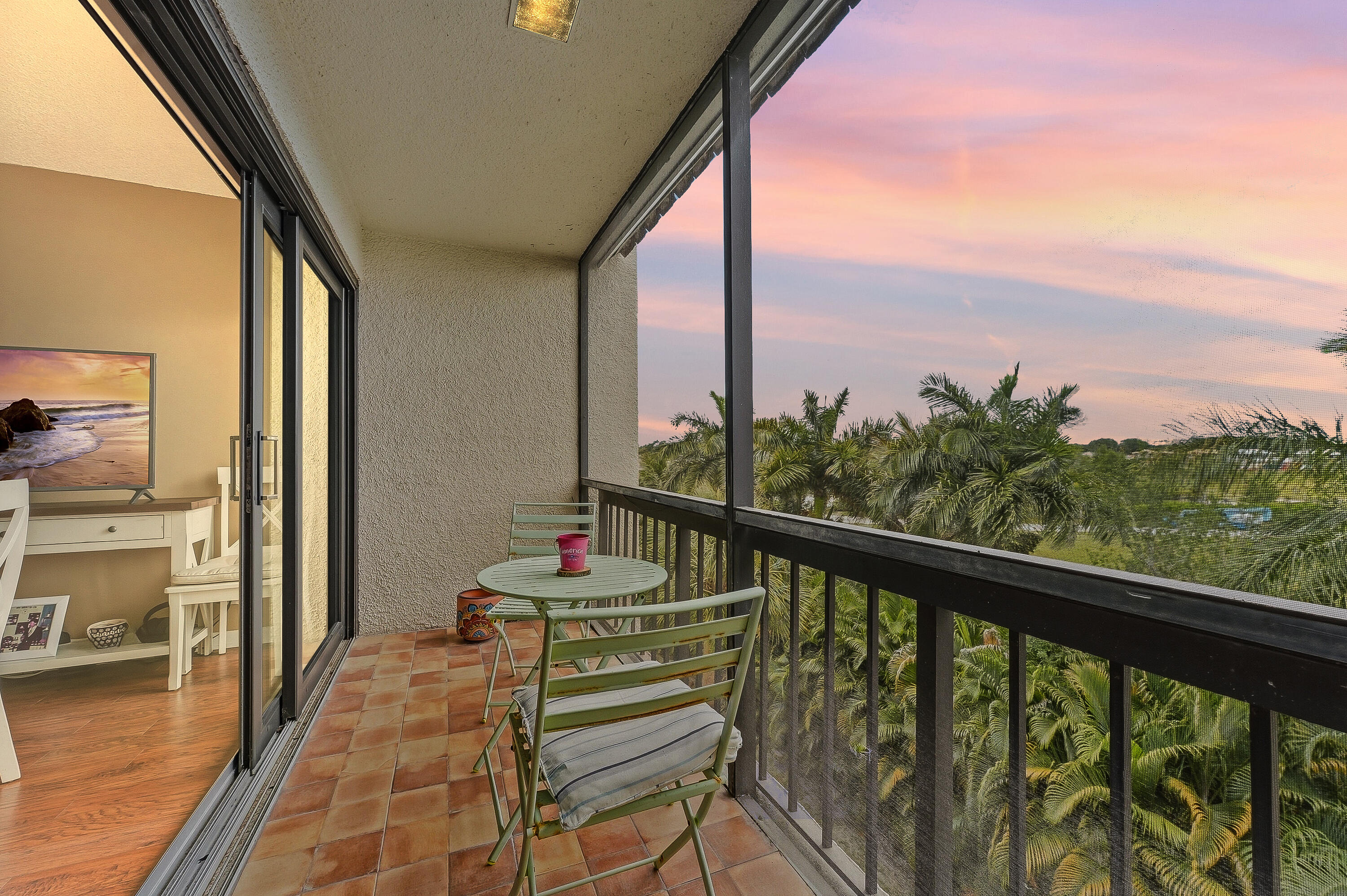 LANDS OF THE PRESIDENT CONDO 8 - Residential