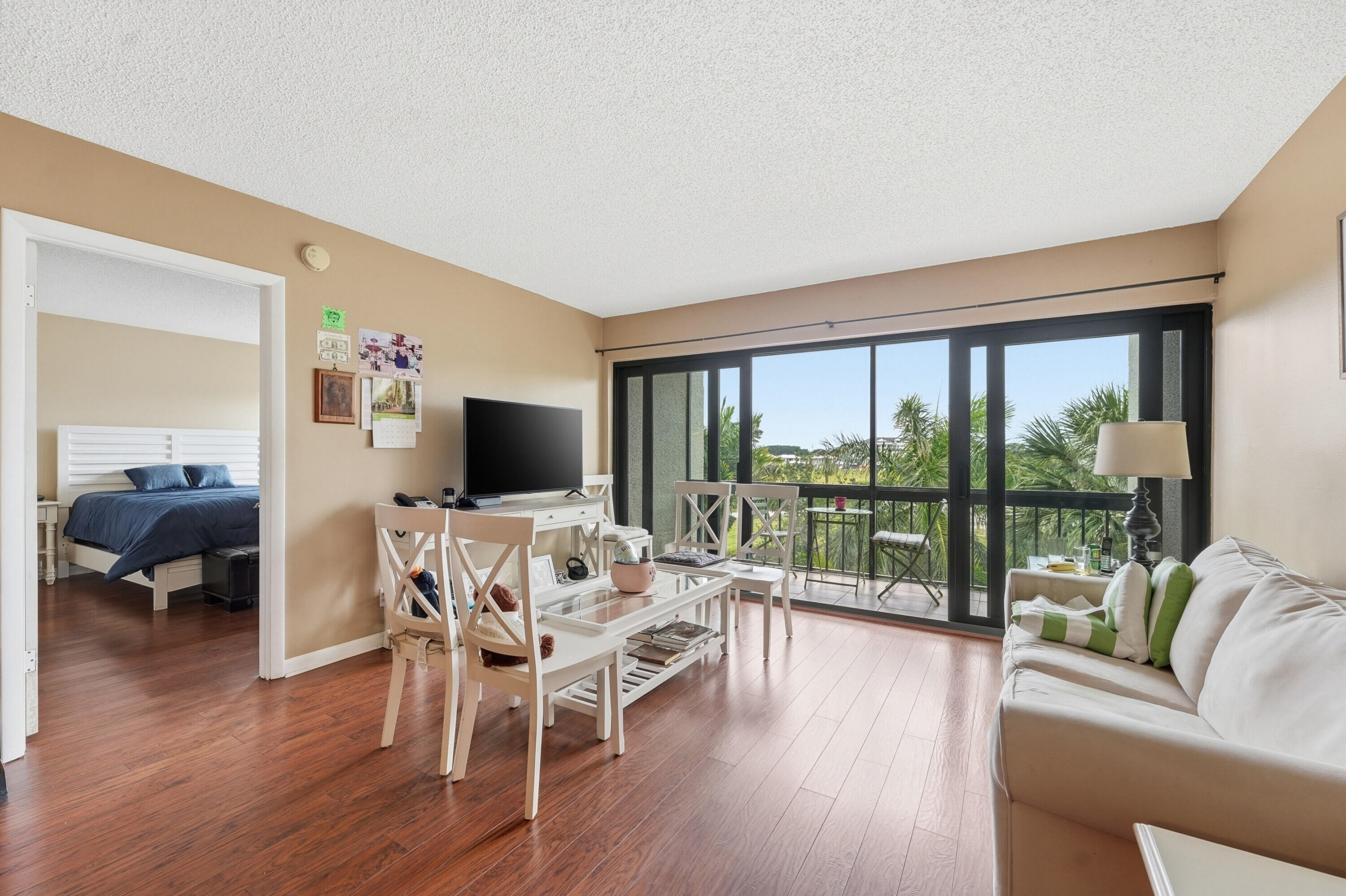 LANDS OF THE PRESIDENT CONDO 8 - Residential