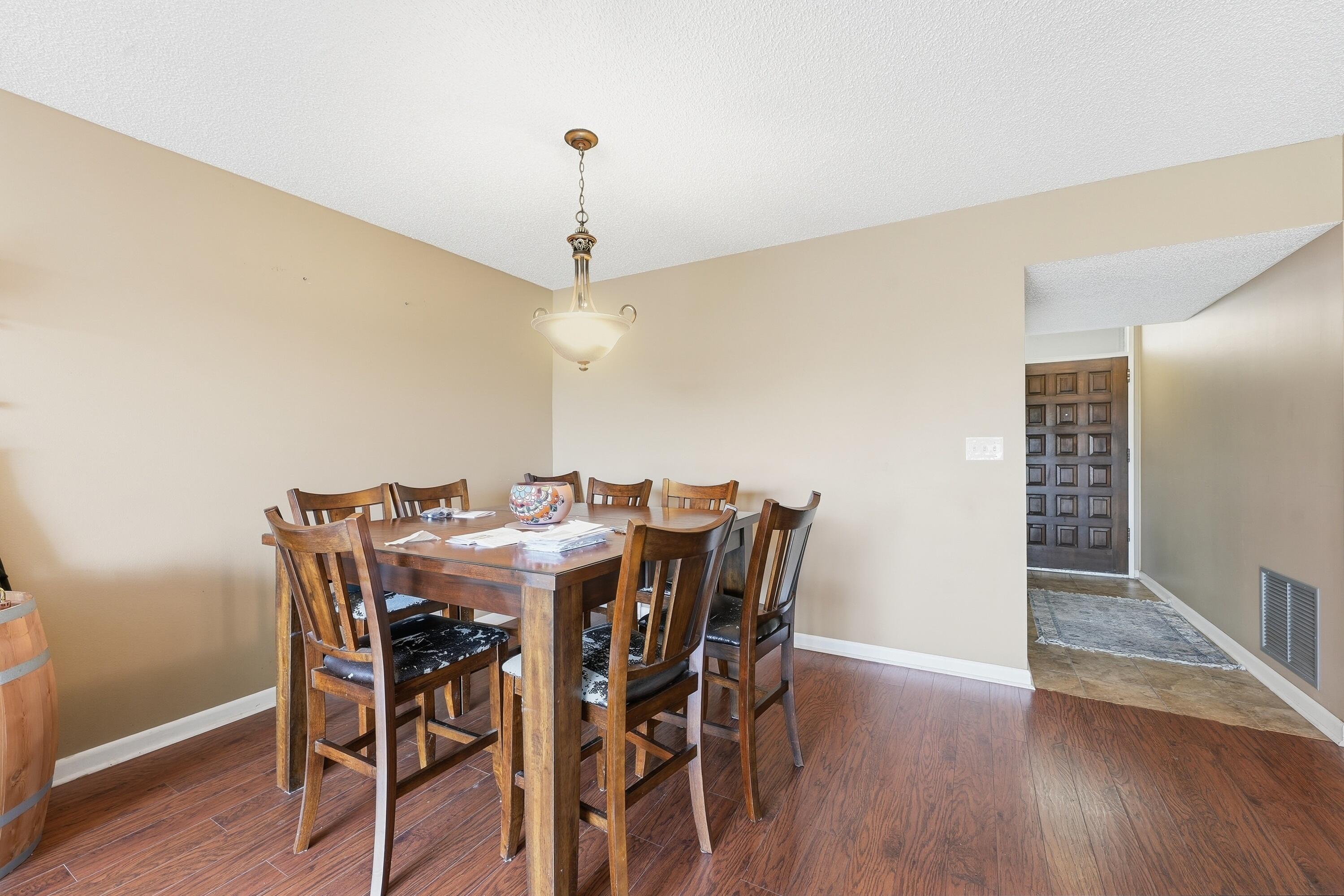 LANDS OF THE PRESIDENT CONDO 8 - Residential