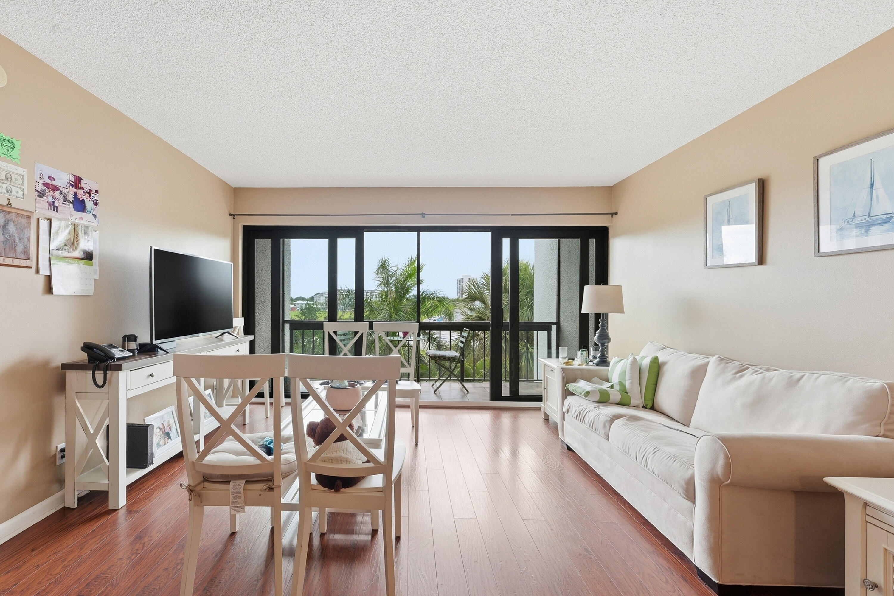 LANDS OF THE PRESIDENT CONDO 8 - Residential