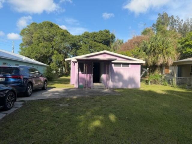 Photo of 1804 S 30th S ST, Fort Pierce, FL 34947 (MLS # B26038768)
