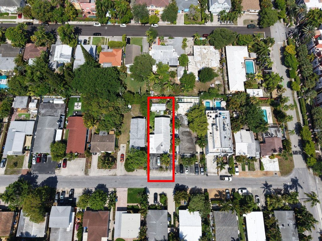 Photo of 1116 NE 17th Terrace, Fort Lauderdale, FL 33304 (MLS # F10506298)