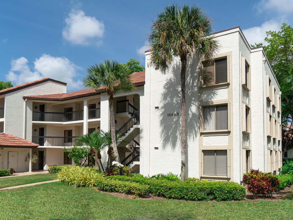 Photo of 10143 Mangrove Drive #305, Boynton Beach, FL 33437 (MLS # R10974294)