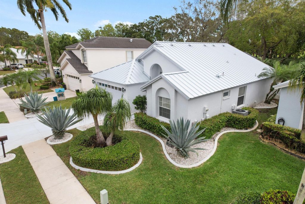 Photo of 130 Spoonbill Court, Jupiter, FL 33458 (MLS # R11066600)