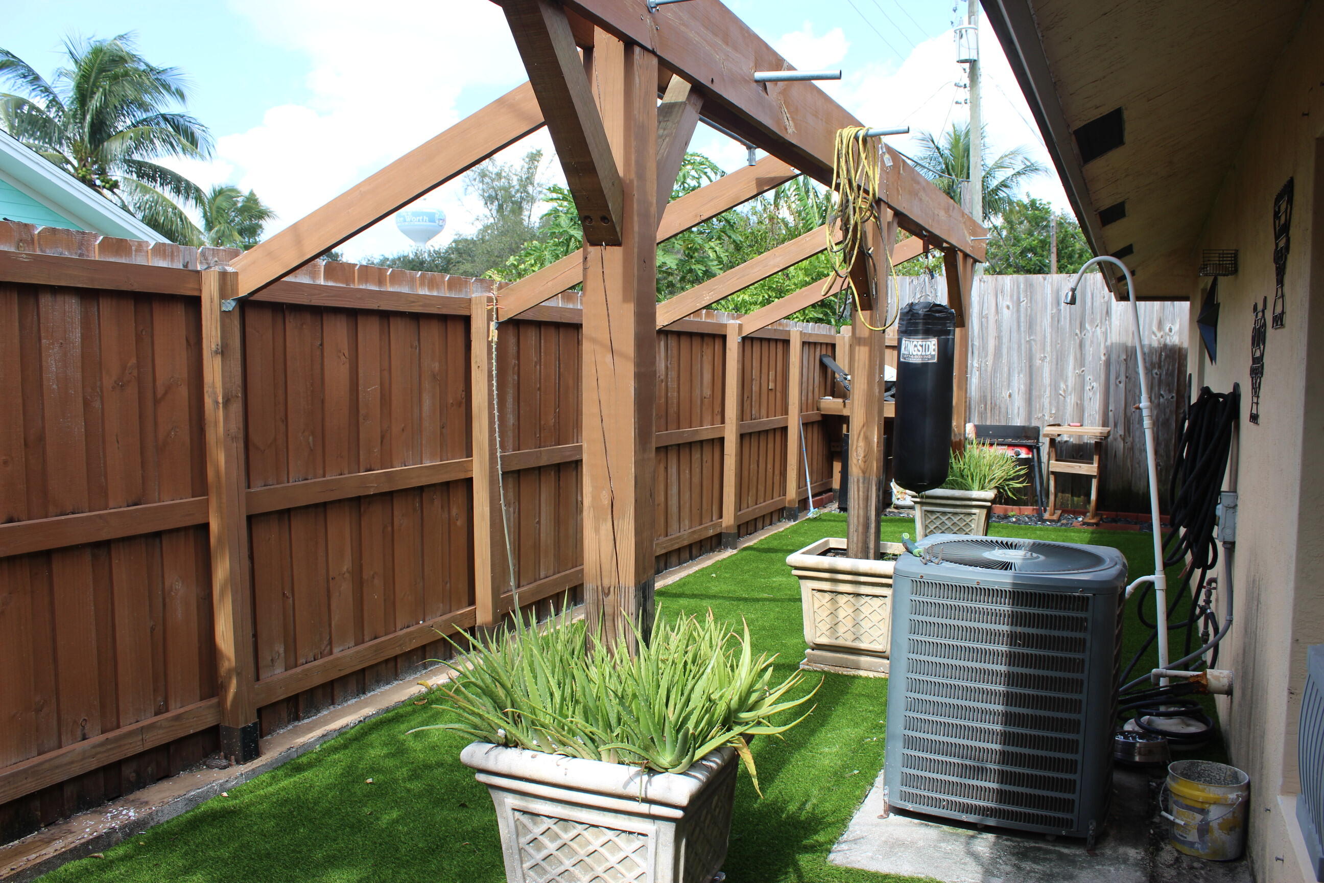 ROYAL PALM PARK - Residential