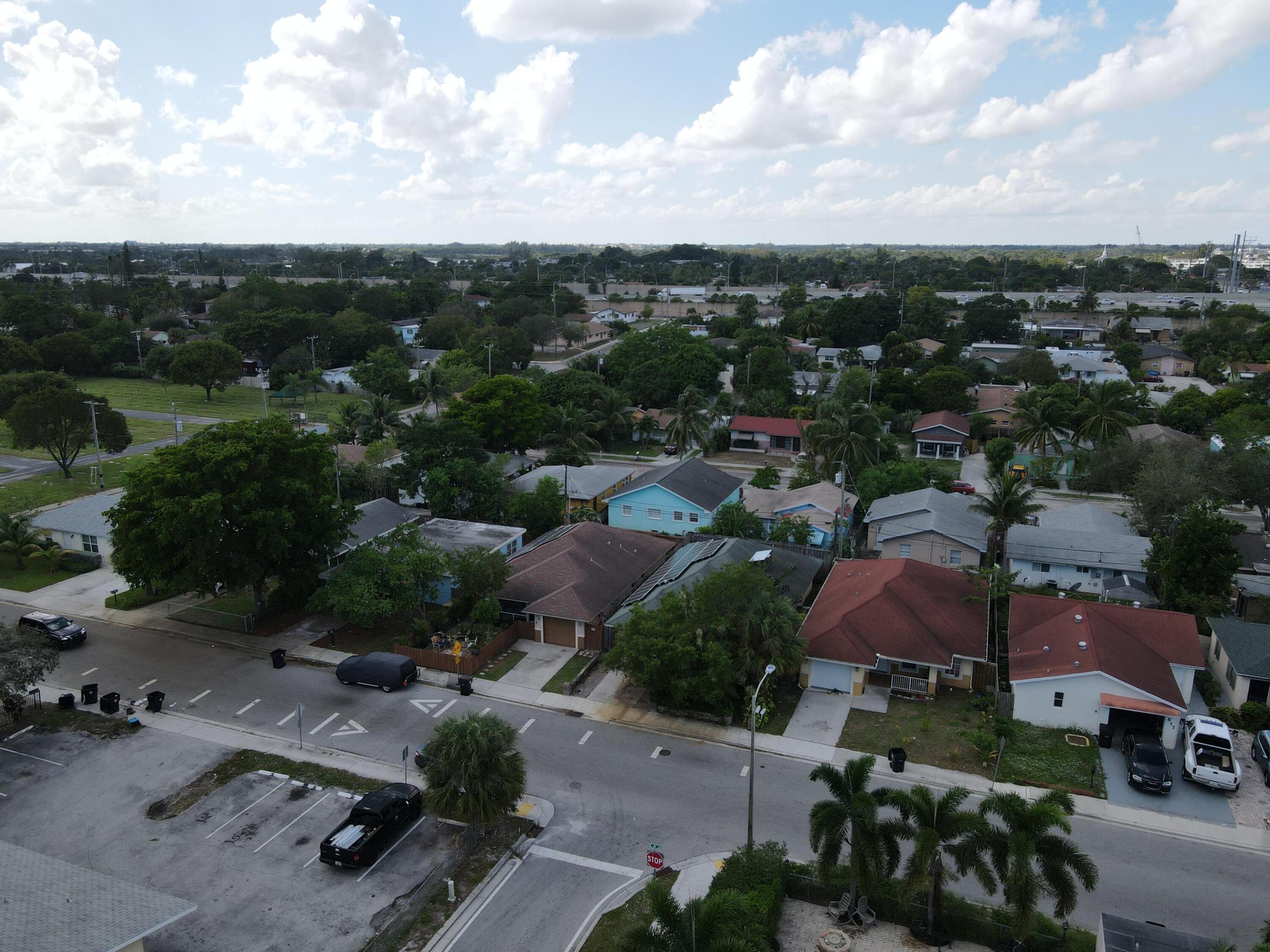 ROYAL PALM PARK - Residential