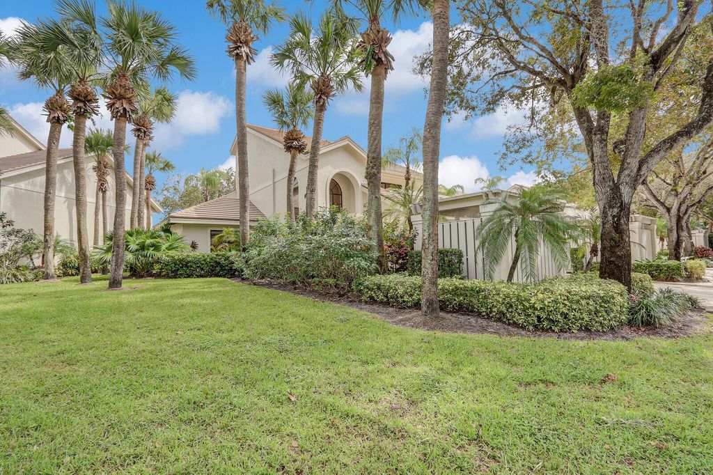 Photo of 16000 W Bay Drive #256, Jupiter, FL 33477 (MLS # R11078953)