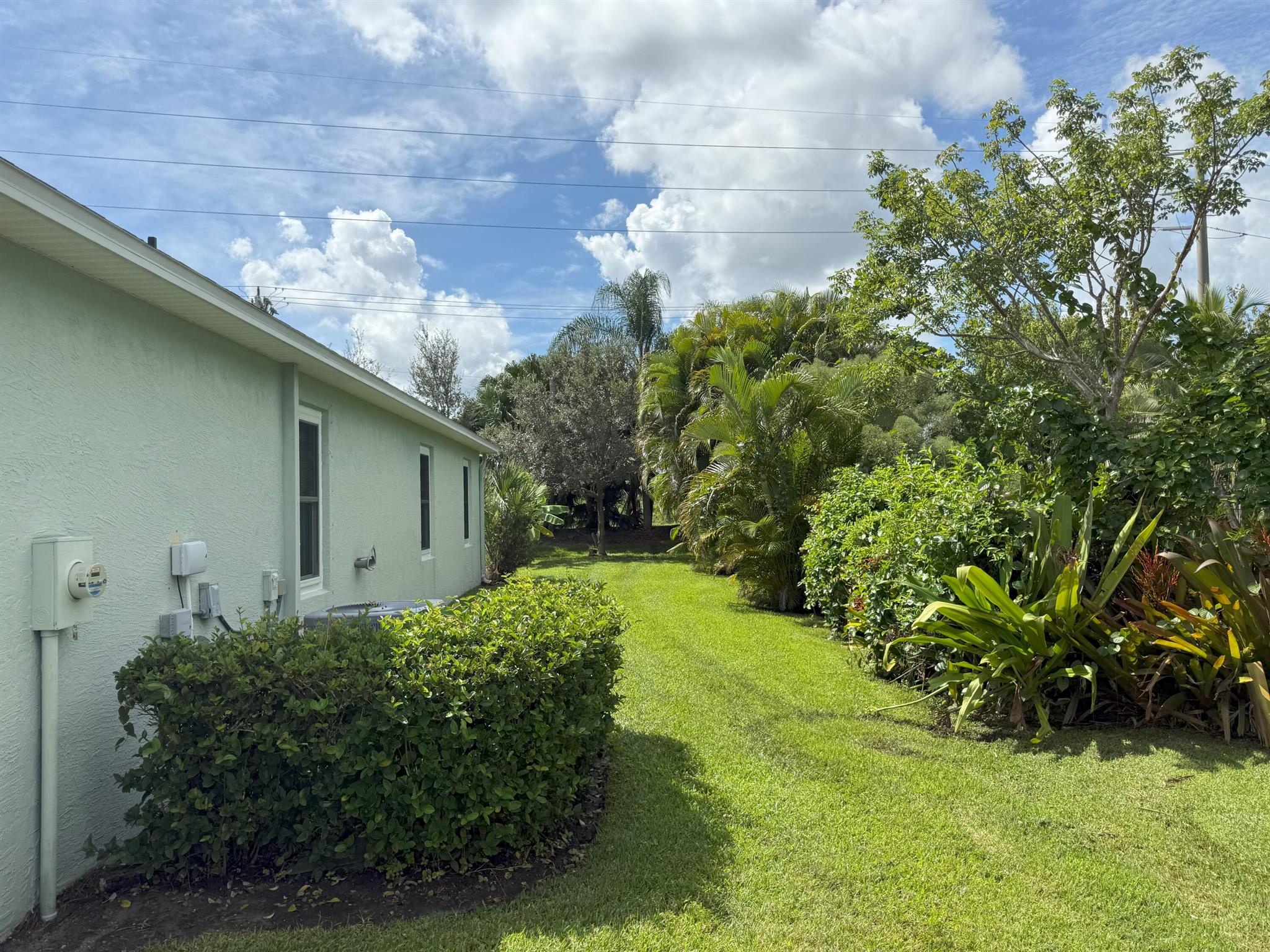 ''''''OAKS OF VERO PD PHA - Residential Lease