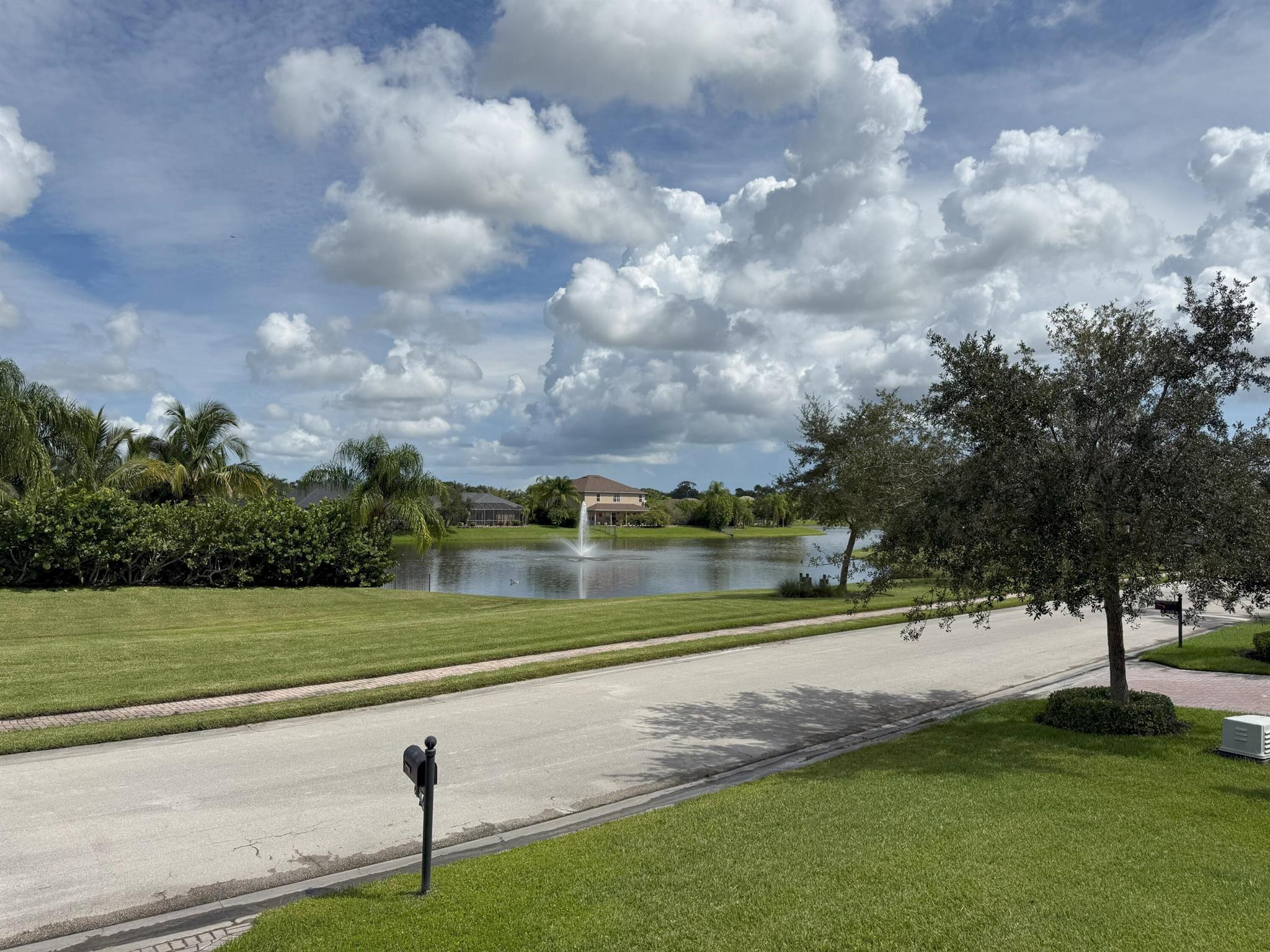 ''''''OAKS OF VERO PD PHA - Residential Lease