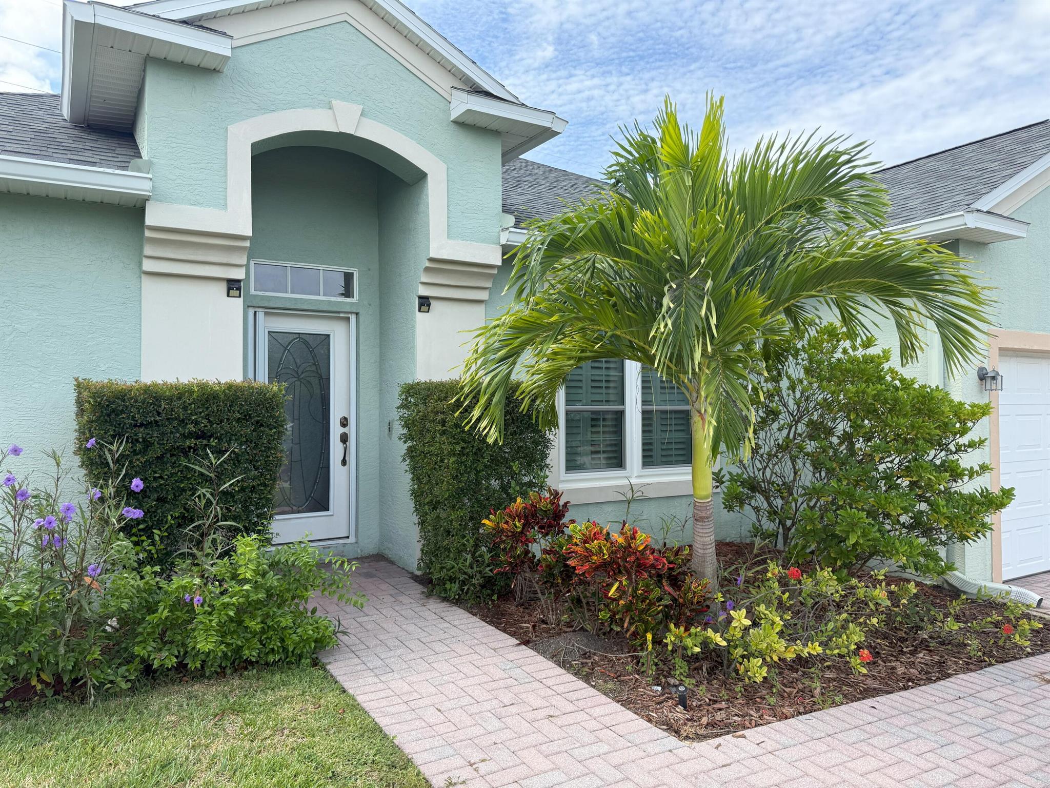 ''''''OAKS OF VERO PD PHA - Residential Lease