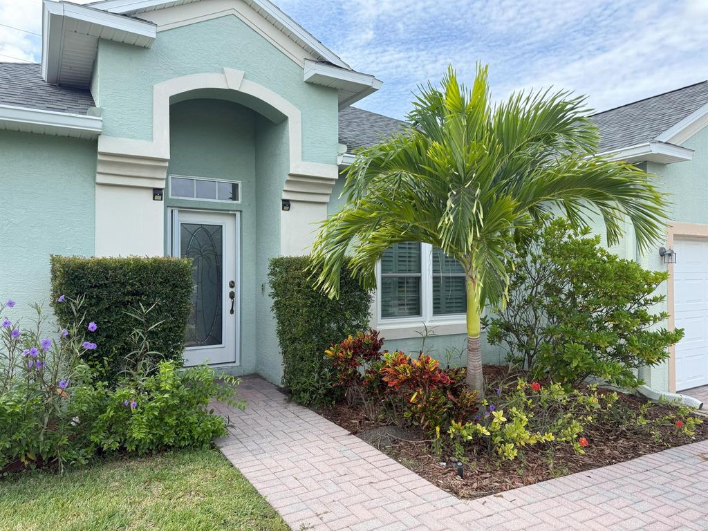 Photo of 1203 Scarlet Oak Circle, Vero Beach, FL 32966 (MLS # R11127500)