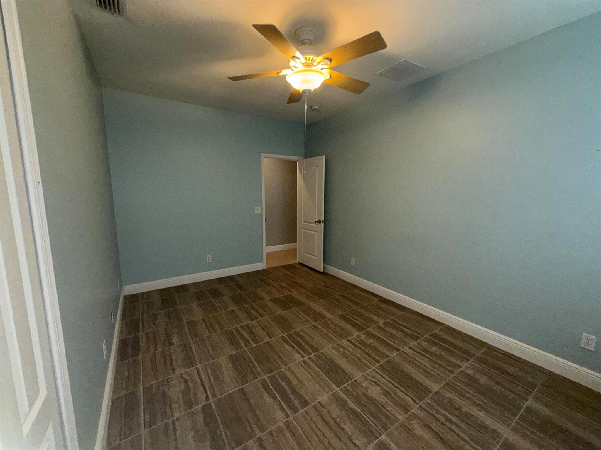 ''''''OAKS OF VERO PD PHA - Residential Lease