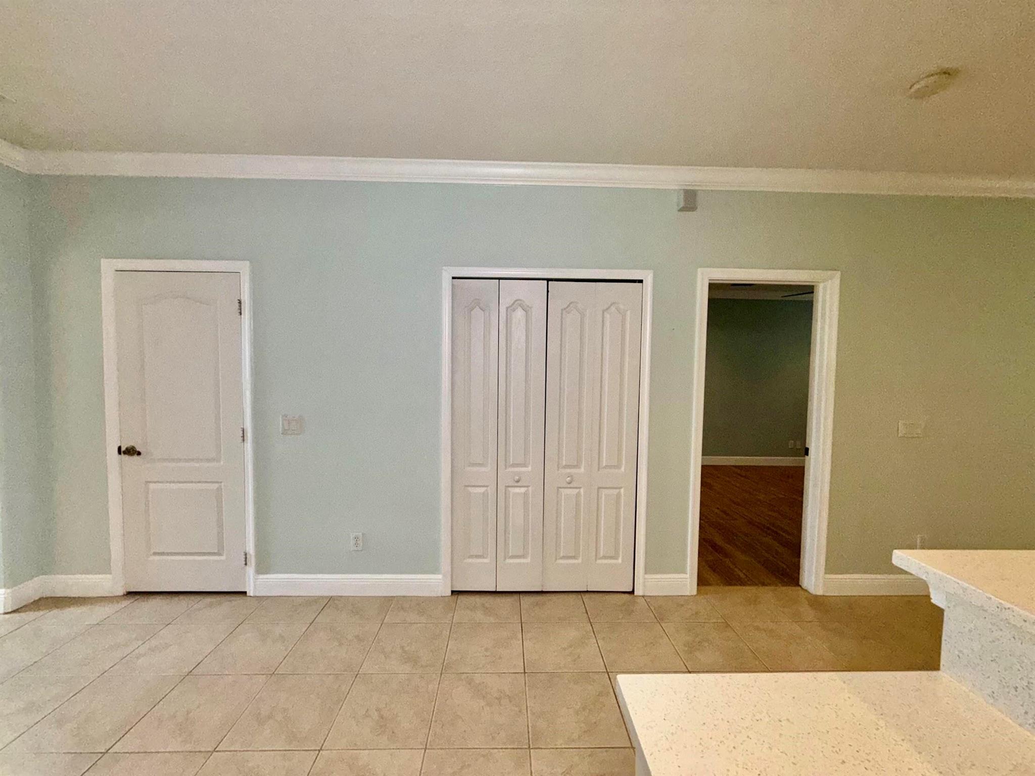 ''''''OAKS OF VERO PD PHA - Residential Lease