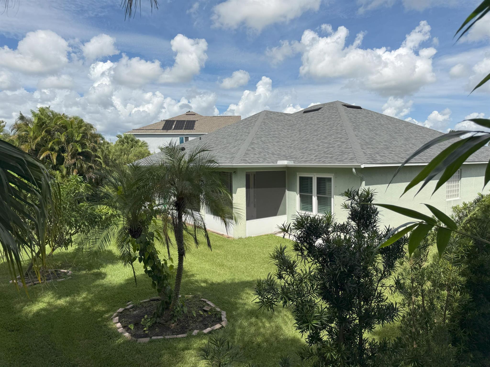 ''''''OAKS OF VERO PD PHA - Residential Lease