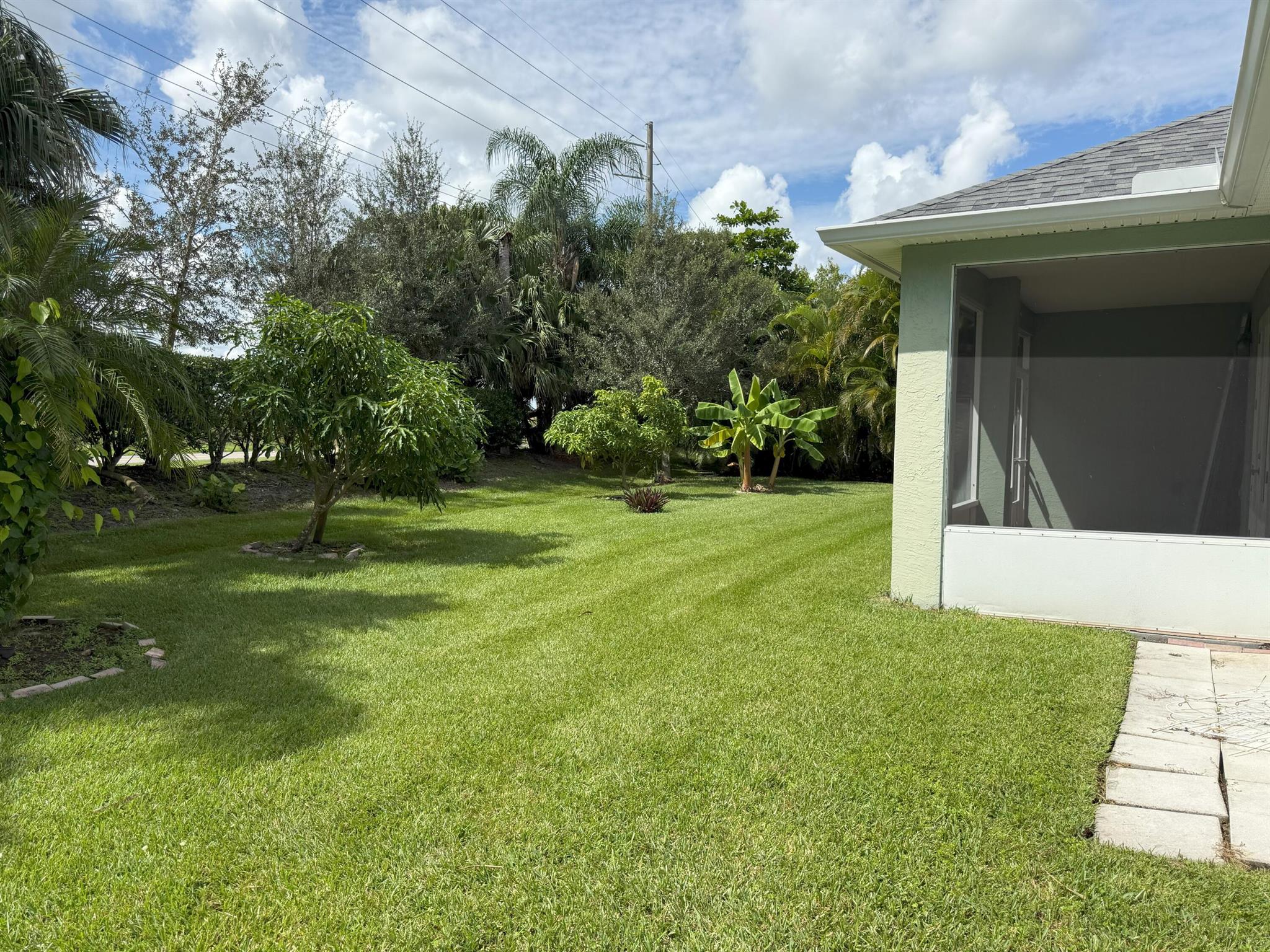 ''''''OAKS OF VERO PD PHA - Residential Lease